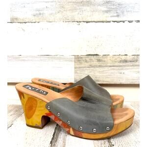 Kork Ease Women 9 Blue Leather Platform Slip On Open Toe Floral Wood Heel Sandal